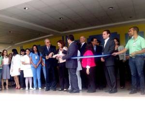 Autoridades, miembros de la Fundación Amigos del Hospital María y empleados, acudieron a la inauguración del centro asistencial pediátrico. (Fotos: Lizzie Díaz)