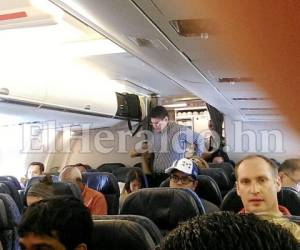 Roberto Ramírez Aldana fue captado en el interior del avión que lo condujo a Miami.