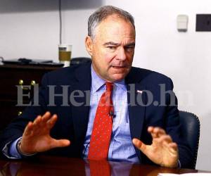 El senador Tim Kaine concedió una entrevista a EL HERALDO en Washington. (Fotos: Johnny Magallanes/Enviado especial)