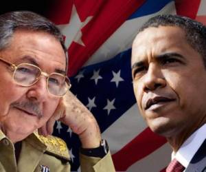 Presidente de Cuba Raúl Castro y el mandatario estadounidense Barack Obama.