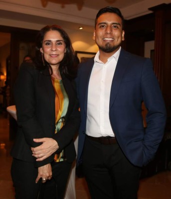 recepción en honor a la nueva consejera de prensa de ee uu