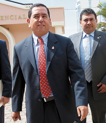 Cuestionan derroche en lanzamiento de JOH