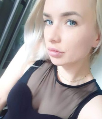 Así es Tara Gins, la exciclista rechazada por un equipo por su carrera de modelaje