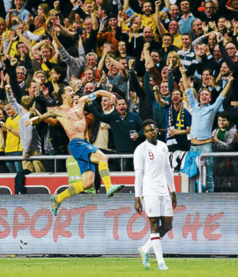Zlatan fue un gigante contra Inglaterra