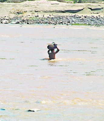 Honduras: Avanza construcción de puente hamaca en Apacilagua