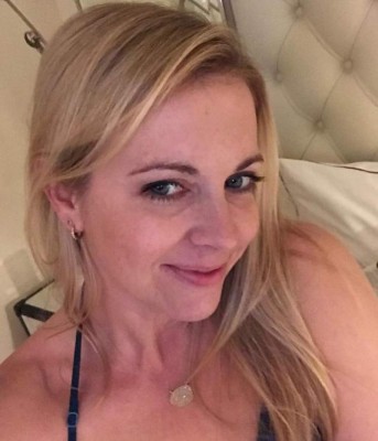 Reaparece protagonista de 'Sabrina, la bruja adolescente' a los 41 años. ¿Cómo se ve?