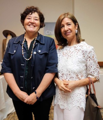 Festejan el día del Folclore internacional