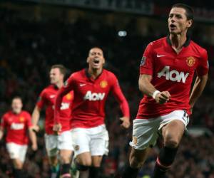 'Chicharito' Hernández celebrando el gol que le dio el triunfo al Manchester United.