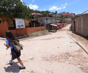 Con el apoyo de Insep se ha logrado ejecutar varios proyectos de pavimentación en la colonia Villa Nueva. Foto: Johny Magallanes/El Heraldo.
