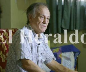 El entrenador hondureño se mostró feliz por la boda de su amigo.