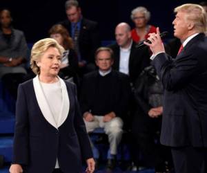 La encargada de editar el material audiovisual fue una televisora holandesa, quien utilizó las escenas del segundo debate televisado de los dos candidatos a la Casa Blanca.