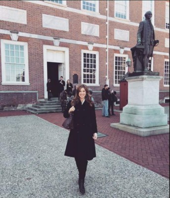 Michelle Fields la destacada reportera hondureña en el campo político de EEUU