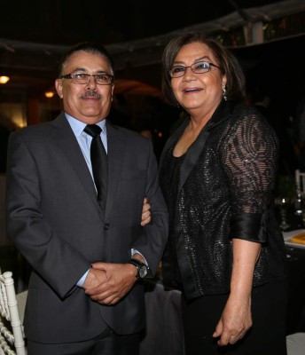 Cumplen promesa de amor ante las leyes civiles