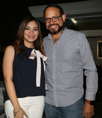 Hermosa y dulce espera para el matrimonio Martínez-Arita