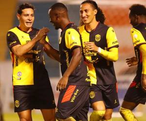 Darixon Vuelto marcó dos goles en el triunfo del Real España sobre Platense.