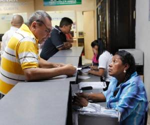 Entre 80 a 120 contribuyentes acuden a diario las oficinas de recaudación.