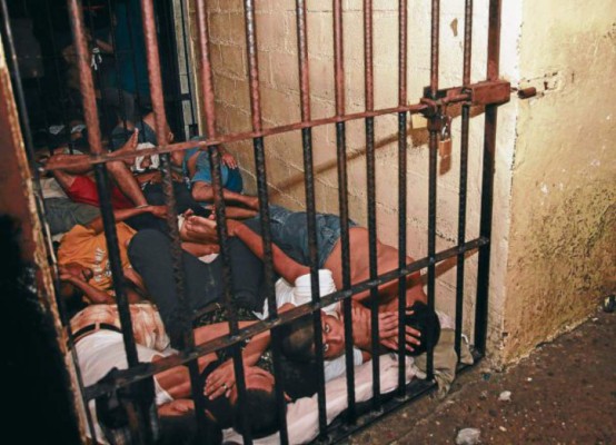 El hacinamiento es uno de los problemas que enfrenta el sistema penitenciario hondureño.