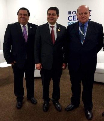 Secretario General de la OEA se reunió con Juan Orlando Hernández