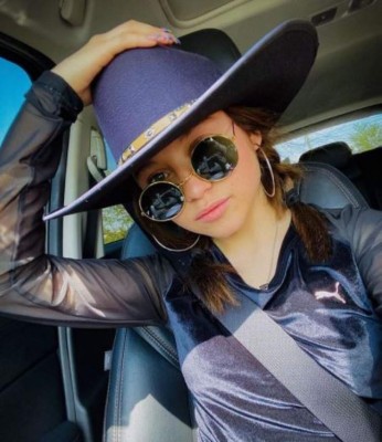 Así es Karol Sevilla, la cantante a la que acusan de haber usado brujería