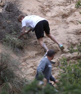 Justin Bieber se cayó mientras hacía ejercicio y el momento se viraliza en las redes