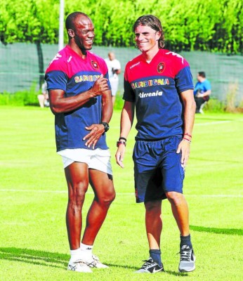 David Suazo es nuevo asistente técnico del Cagliari