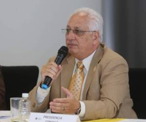 El rector Francisco Herrera durante el primer acercamiento con la dirigencia del MEU el pasado sábado.
