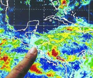 La nueva onda tropical dejaría chubascos acompañados de actividad eléctrica y vientos racheados.