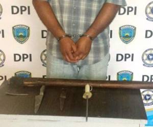 Con 200 libras de carne de burro y un hacha fue capturado un hombre por la DPI.