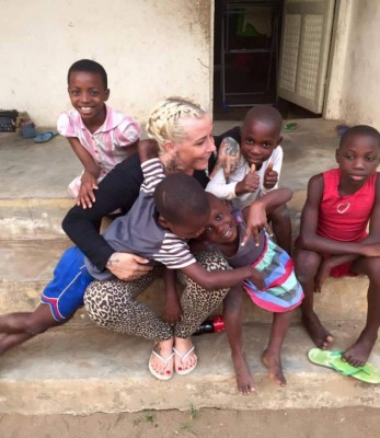 'Hope”, el niño desnutrido que se escapó de las garra de la muerte en África