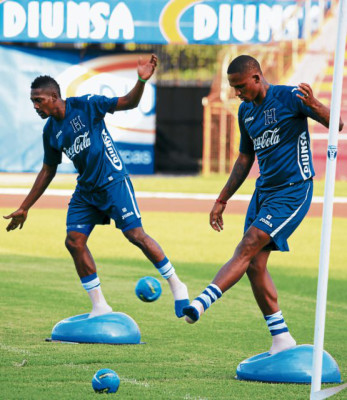 Carlo Costly: 'Espero jugar a la par de Jerry Bengtson” contra Panamá