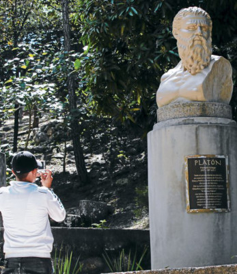 Inauguran Plaza de la Filosofía en Parque Nacional El Picacho