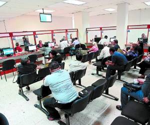 El parque vehicular es de 1.4 millones de unidades en Honduras. Su mayor parte se concentra en Francisco Morazán y Cortés.