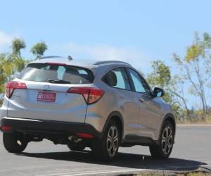 La carrocería construida en una sola pieza aporta resistencia y reduce los ruidos en la calle durante la conducción.