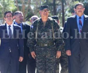 Las autoridades de las FFAA hicieron el traspaso de mando al TSE (Foto: Alex Pérez/ El Heraldo Honduras/ Noticias de Honduras)