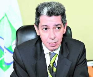 Miguel Villeda, director del RNP, considera que el proyecto de identificación es de seguridad nacional.