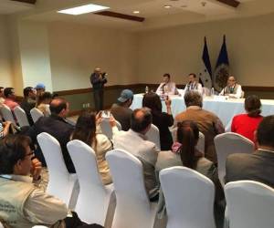 En el acta de compromiso los candidatos también llamaban a sus simpatizantes a mantener la calma en espera de los resultados. (Foto: El Heraldo Honduras/ Noticias Honduras hoy)