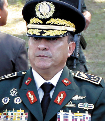 Jefe de FF AA: 'Nadie está pensando en golpes”