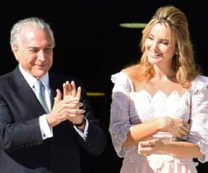 El presidente de Brasil, Michel Temer junto a su esposa, la hermosa Marcela Tedeschi.