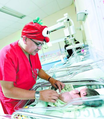 'Patch Adams” Bustillo, el ángel guardián de los niños hondureños