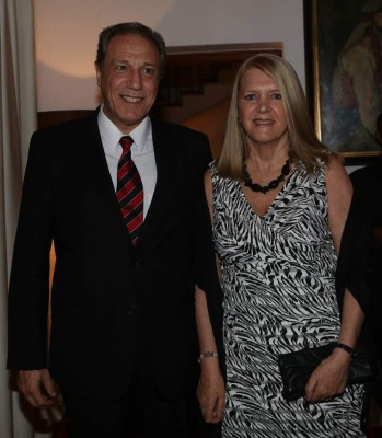 Celebran aniversario de independencia de Francia