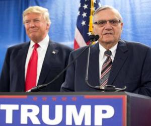 Tanto Trump como Arpaio impulsaron la teoría conspirativa de que el expresidente Barack Obama no había nacido en Estados Unidos. Foto: Agencia AP.