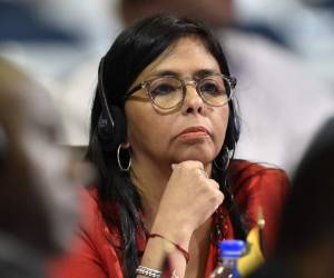 Rodríguez dijo que Estados Unidos y sus aliados ambicionan la riqueza petrolera de su país y sostuvo que en Venezuela 'no hay crisis humanitaria, no hay presos políticos, hay violentos que cometieron crímenes graves'. (Foto: AFP/El Heraldo Honduras/ Noticias de Honduras)