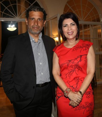 recepción en honor a la nueva consejera de prensa de ee uu