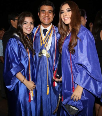 Seniors de la International School escalan un peldaño más