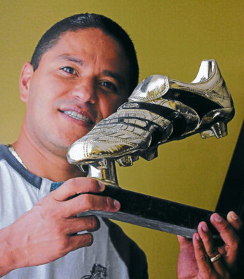 Wilmer Velásquez, entre los grandes de Centroamérica