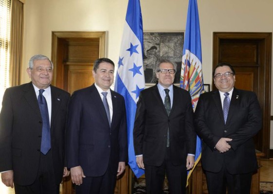 El 28 de septiembre de 2015 la OEA, a través del secretario Almagro, le confirmó a Hernández la instalación de la Maccih.