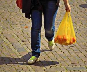 El territorio sudamericano dio el primer paso en 2018 al prohibir por ley el uso de las bolsas plásticas de un solo uso en los grandes comercios, cuya utilización era indiscriminada. Foto Pixabay.