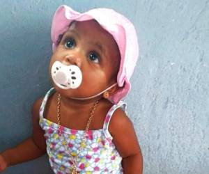 Foto del 10 de febrero del 2020, suministrada por Andréa de Sousa, de su hija Vitoria Gabrielle, fallecida en Río de Janeiro a los 14 meses de edad debido al coronavirus. Foto AP.
