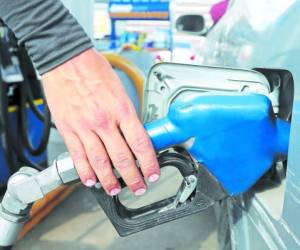 Los derivados del petroleo aumentarán sus precio en todas las gasolineras del país a partir de este lunes.