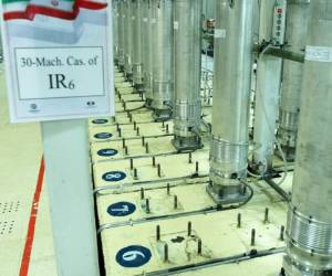 Esta imagen de archivo publicada el 5 de noviembre de 2019 por el Organismo iraní de Energía Atómica muestra varias centrifugadoras en la planta de enriquecimiento de uranio en Natanz, en el centro de Irán. Foto AP.